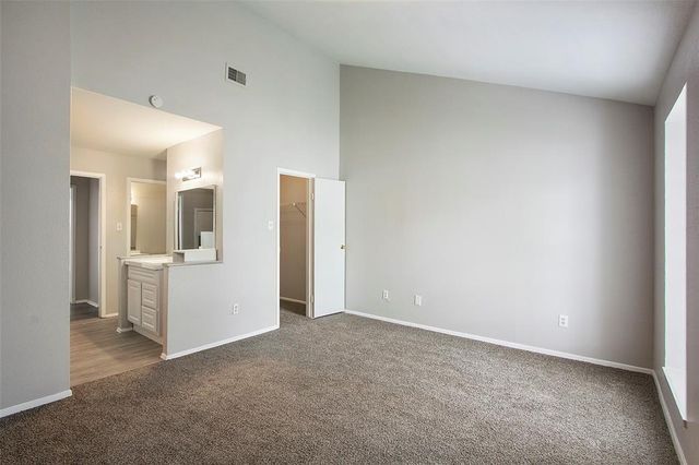 8704 Victorian Village Drive 8704, Houston, TX 77071