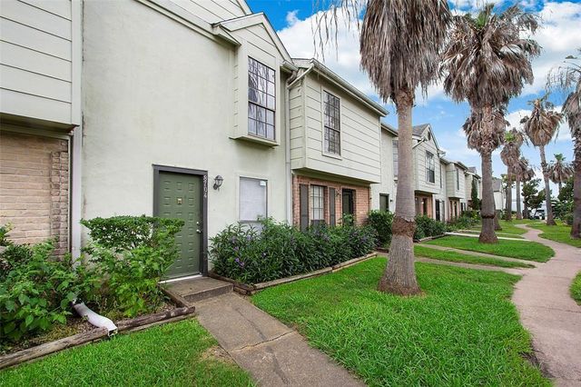 8704 Victorian Village Drive 8704, Houston, TX 77071