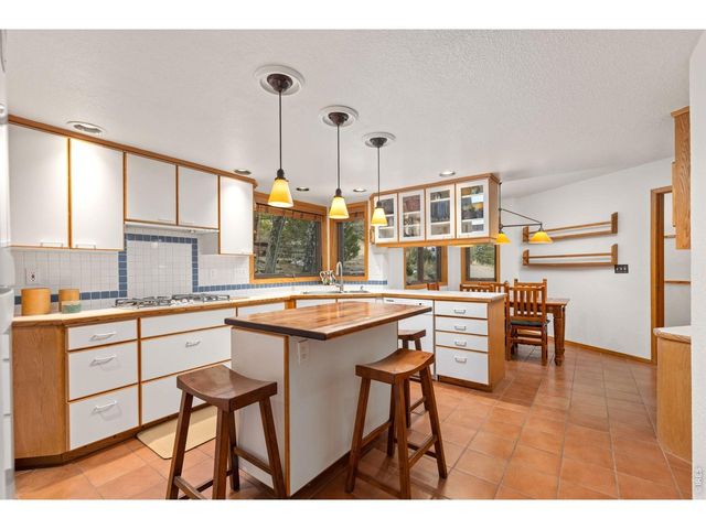 1784 Deer Trail Rd, Boulder, CO 80302