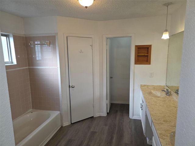 9019 Texas Sun DR, Austin, TX 78748