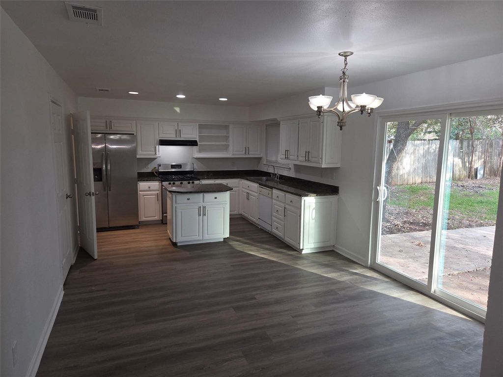 9019 Texas Sun DR, Austin, TX 78748