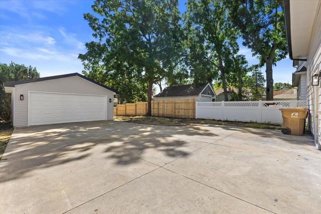 6223 37th AVENUE, Kenosha, WI 53142