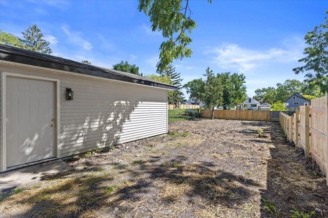 6223 37th AVENUE, Kenosha, WI 53142