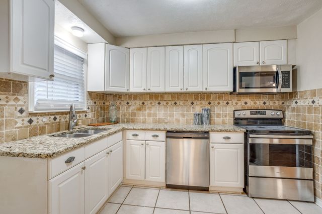 3500 Corto Avenue, Fort Worth, TX 76109