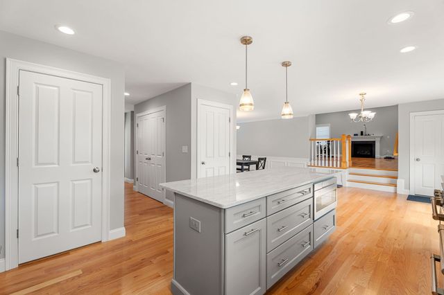 155 East St, Tewksbury, MA 01876