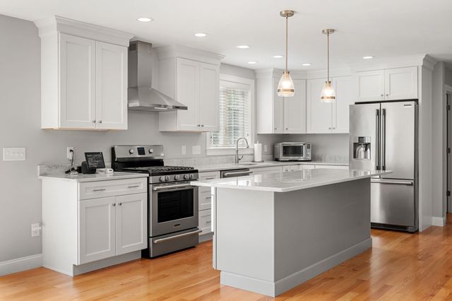 155 East St, Tewksbury, MA 01876