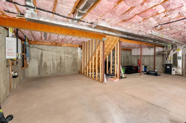 155 East St, Tewksbury, MA 01876