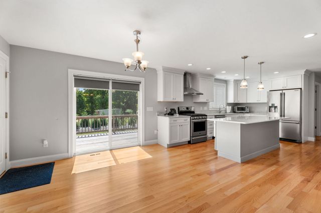 155 East St, Tewksbury, MA 01876