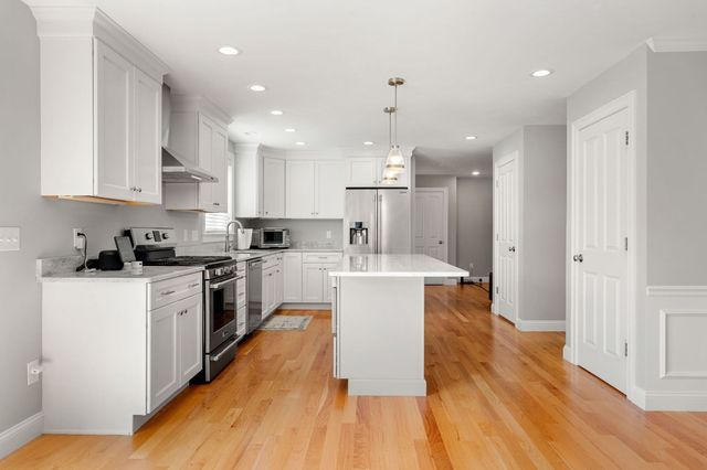155 East St, Tewksbury, MA 01876