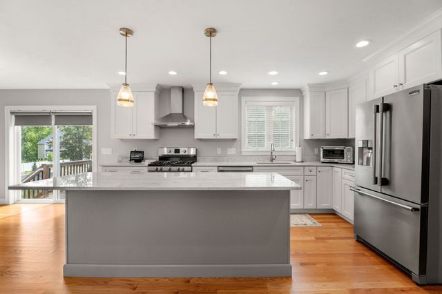 155 East St, Tewksbury, MA 01876