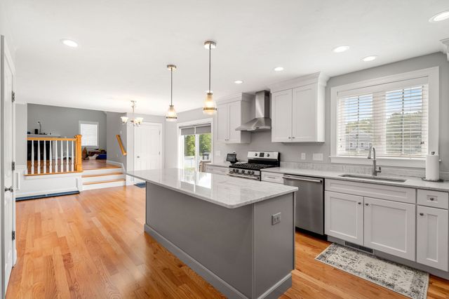 155 East St, Tewksbury, MA 01876