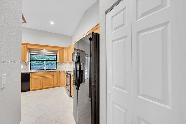 4745 NW 99th Ln 4745, Coral Springs, FL 33076