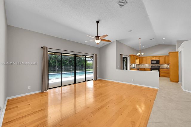 4745 NW 99th Ln 4745, Coral Springs, FL 33076