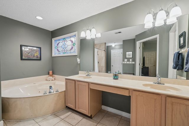 2549 HEARTH STONE DR, Memphis, TN 38016