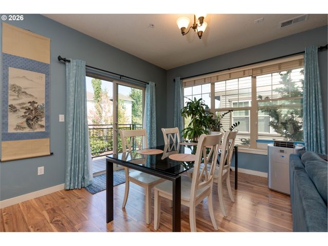 646 Ne ROYDON Ln, Hillsboro, OR 97006