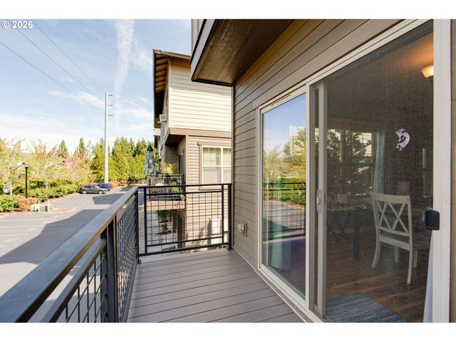 646 Ne ROYDON Ln, Hillsboro, OR 97006