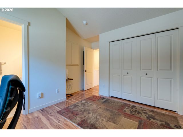 646 Ne ROYDON Ln, Hillsboro, OR 97006