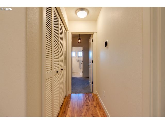 646 Ne ROYDON Ln, Hillsboro, OR 97006