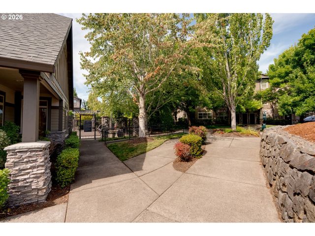 646 Ne ROYDON Ln, Hillsboro, OR 97006