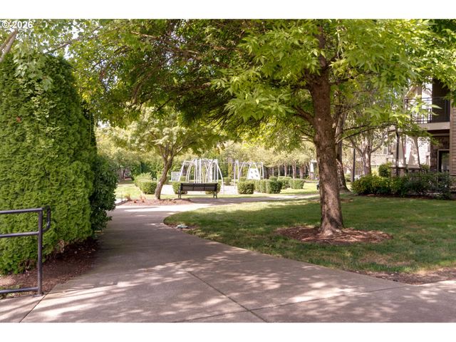 646 Ne ROYDON Ln, Hillsboro, OR 97006