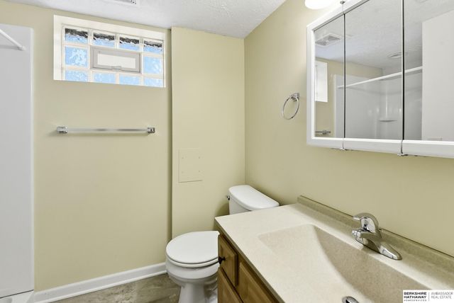 2706 Benson Gardens Boulevard, Omaha, NE 68134