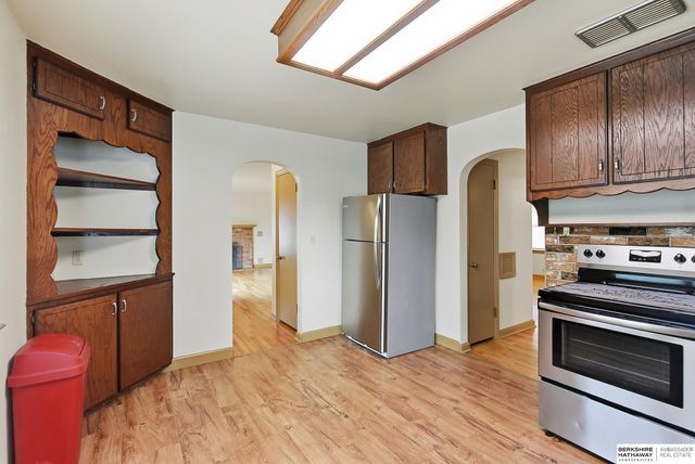 2706 Benson Gardens Boulevard, Omaha, NE 68134