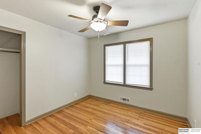 2706 Benson Gardens Boulevard, Omaha, NE 68134
