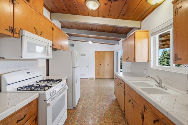 215 Manfre Road, Watsonville, CA 95076