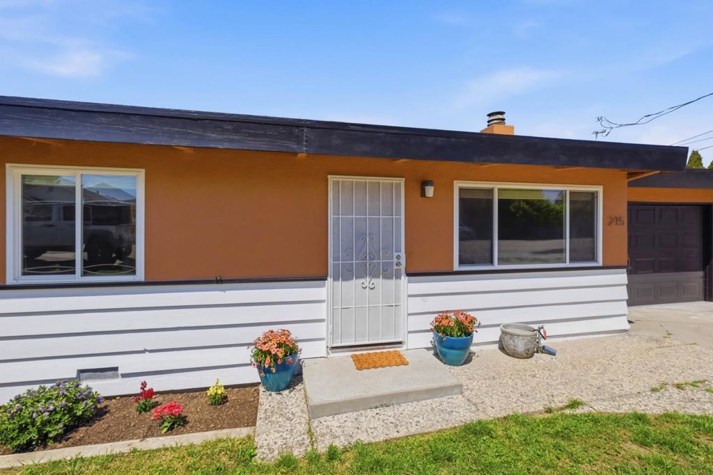 215 Manfre Road, Watsonville, CA 95076