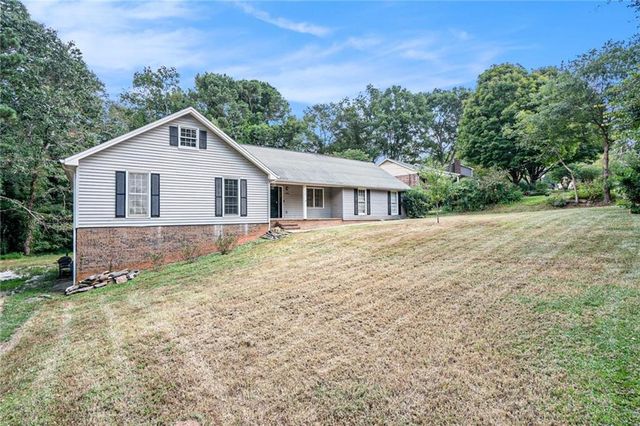 2358 Cannon Hill SW Road, Lilburn, GA 30047