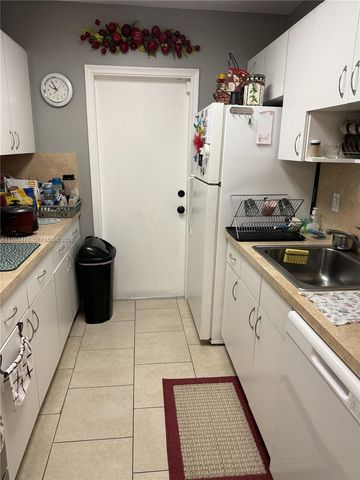 7845 Miller Drive A204, Miami, FL 33155