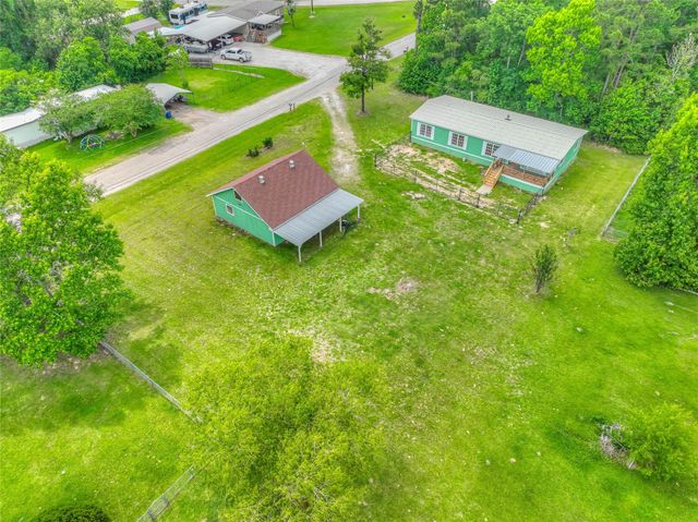 203 S Canyon Drive, Onalaska, TX 77360