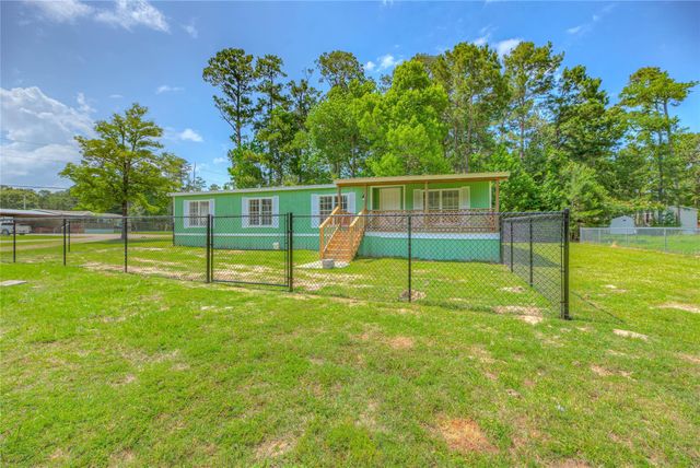203 S Canyon Drive, Onalaska, TX 77360