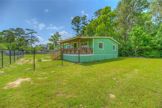203 S Canyon Drive, Onalaska, TX 77360