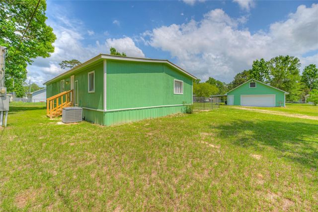 203 S Canyon Drive, Onalaska, TX 77360