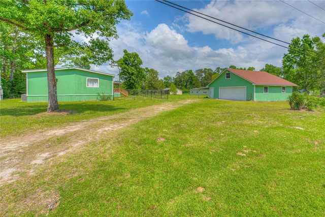 203 S Canyon Drive, Onalaska, TX 77360