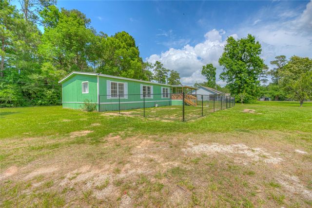 203 S Canyon Drive, Onalaska, TX 77360