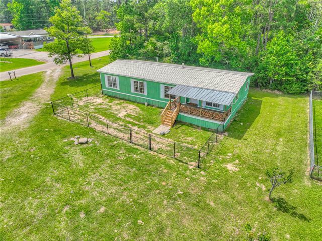 203 S Canyon Drive, Onalaska, TX 77360