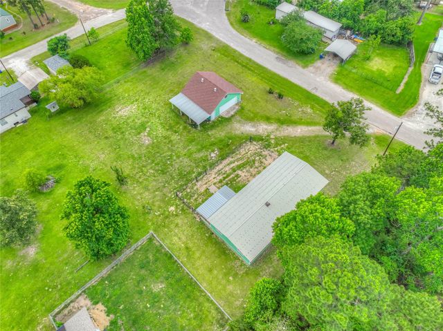 203 S Canyon Drive, Onalaska, TX 77360