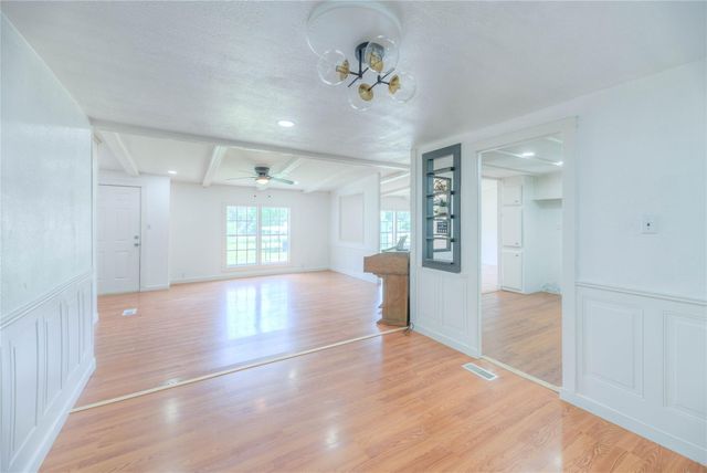 203 S Canyon Drive, Onalaska, TX 77360