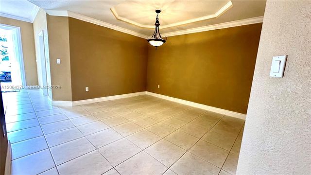 8102 SW 118th Pl 8102, Miami, FL 33183