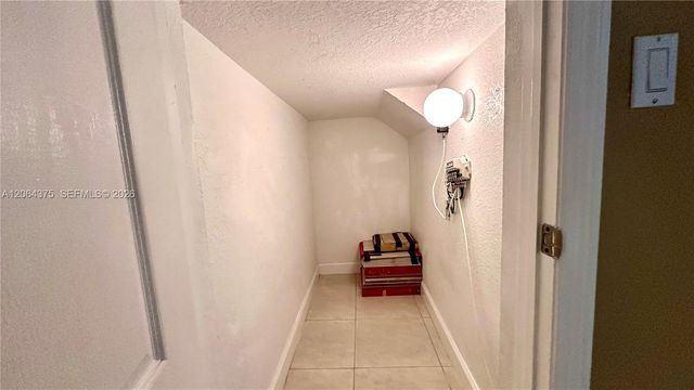 8102 SW 118th Pl 8102, Miami, FL 33183
