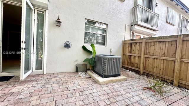 8102 SW 118th Pl 8102, Miami, FL 33183