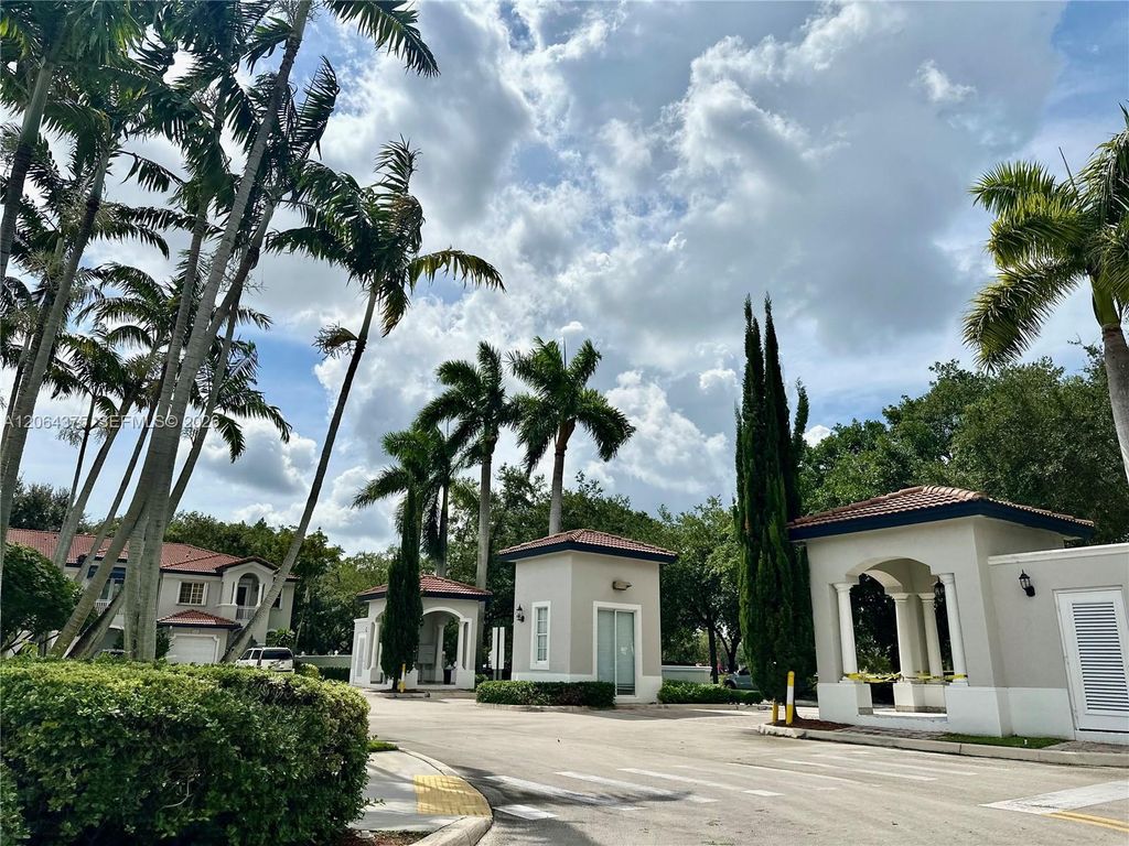 8102 SW 118th Pl 8102, Miami, FL 33183