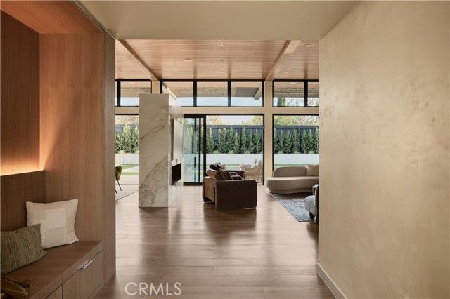 23740 Killion Street, Woodland Hills (los Angeles), CA 91367