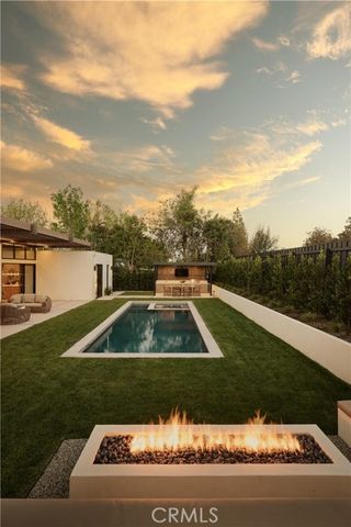 23740 Killion Street, Woodland Hills (los Angeles), CA 91367