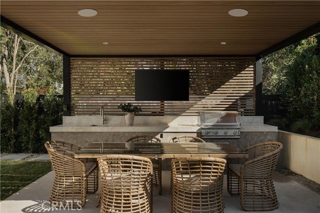 23740 Killion Street, Woodland Hills (los Angeles), CA 91367