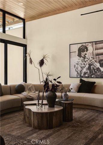 23740 Killion Street, Woodland Hills (los Angeles), CA 91367