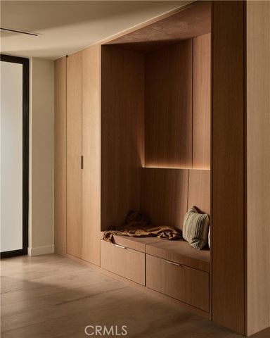 23740 Killion Street, Woodland Hills (los Angeles), CA 91367