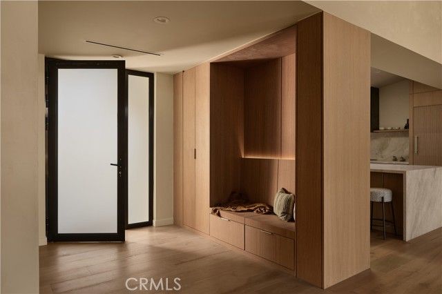 23740 Killion Street, Woodland Hills (los Angeles), CA 91367